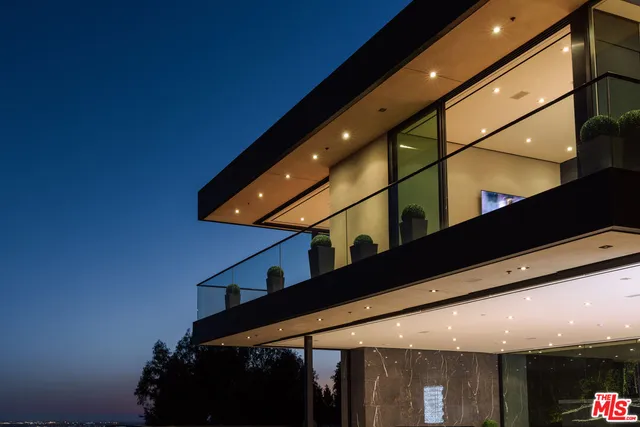 $34,990,000 | 9199 Thrasher Avenue, Los Angeles, CA 90069