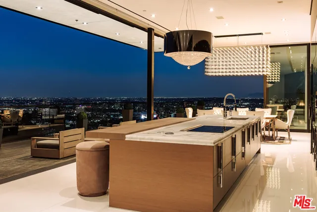 $34,990,000 | 9199 Thrasher Avenue, Los Angeles, CA 90069