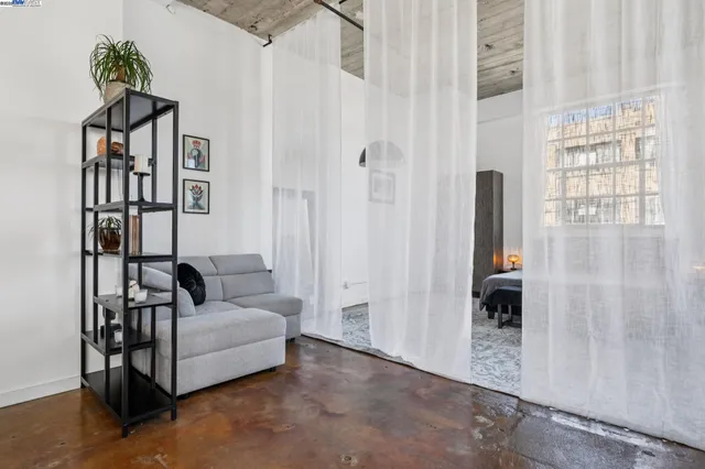 $898,000 | 247 4th Street, Unit 202, Oakland, CA 94607