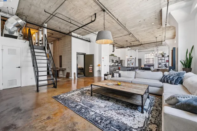 $898,000 | 247 4th Street, Unit 202, Oakland, CA 94607