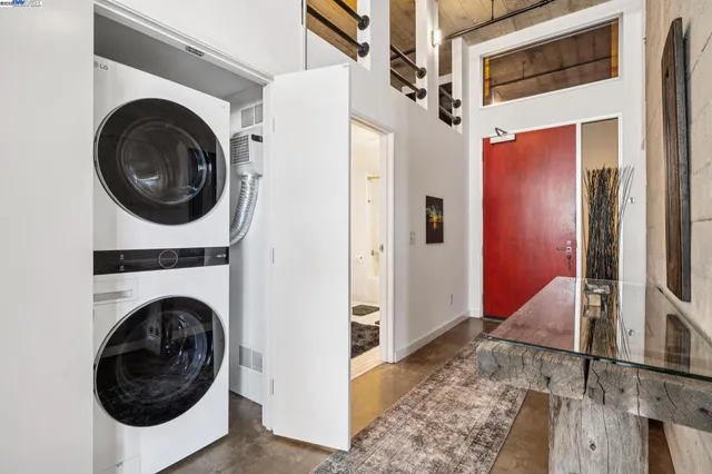 $898,000 | 247 4th Street, Unit 202, Oakland, CA 94607