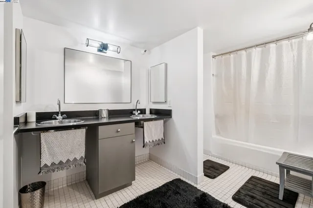 $898,000 | 247 4th Street, Unit 202, Oakland, CA 94607