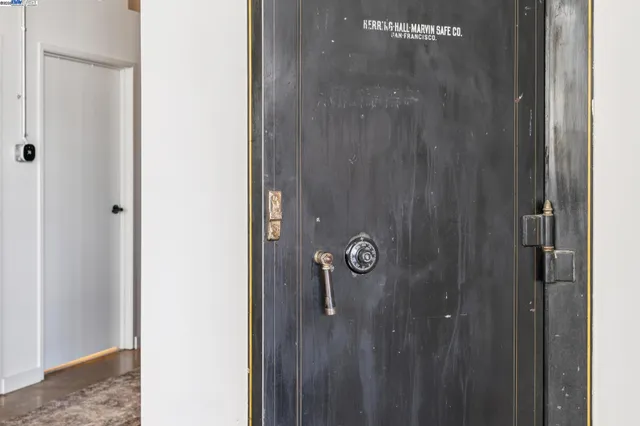 $898,000 | 247 4th Street, Unit 202, Oakland, CA 94607