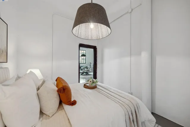 $898,000 | 247 4th Street, Unit 202, Oakland, CA 94607