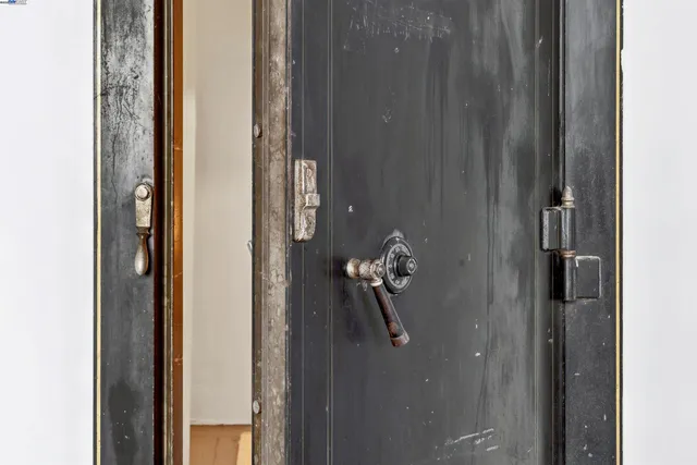 $898,000 | 247 4th Street, Unit 202, Oakland, CA 94607