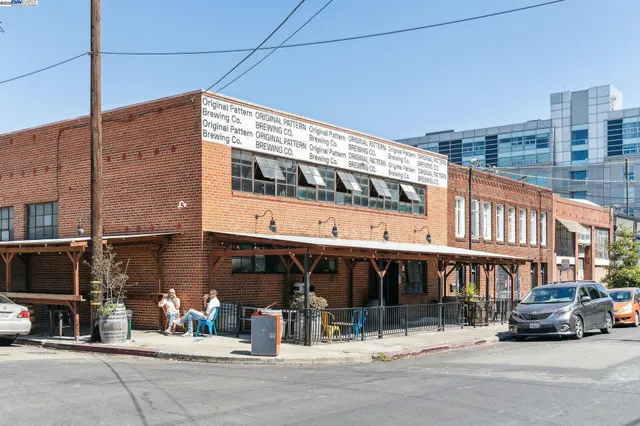 $898,000 | 247 4th Street, Unit 202, Oakland, CA 94607