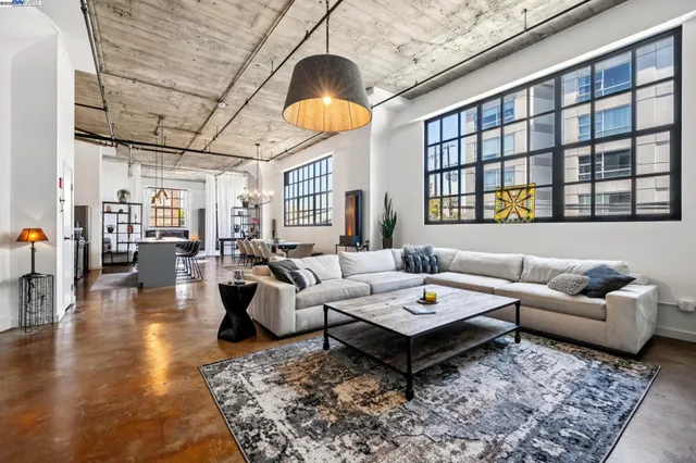 $898,000 | 247 4th Street, Unit 202, Oakland, CA 94607