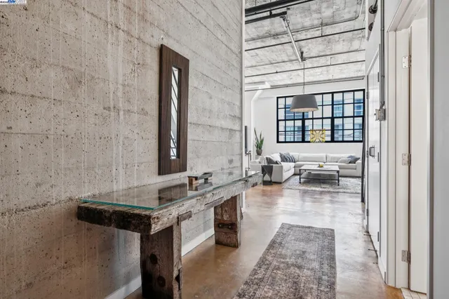 $898,000 | 247 4th Street, Unit 202, Oakland, CA 94607