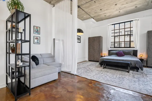 $898,000 | 247 4th Street, Unit 202, Oakland, CA 94607