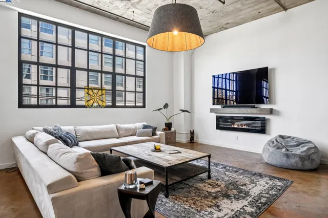 $898,000 | 247 4th Street, Unit 202, Oakland, CA 94607