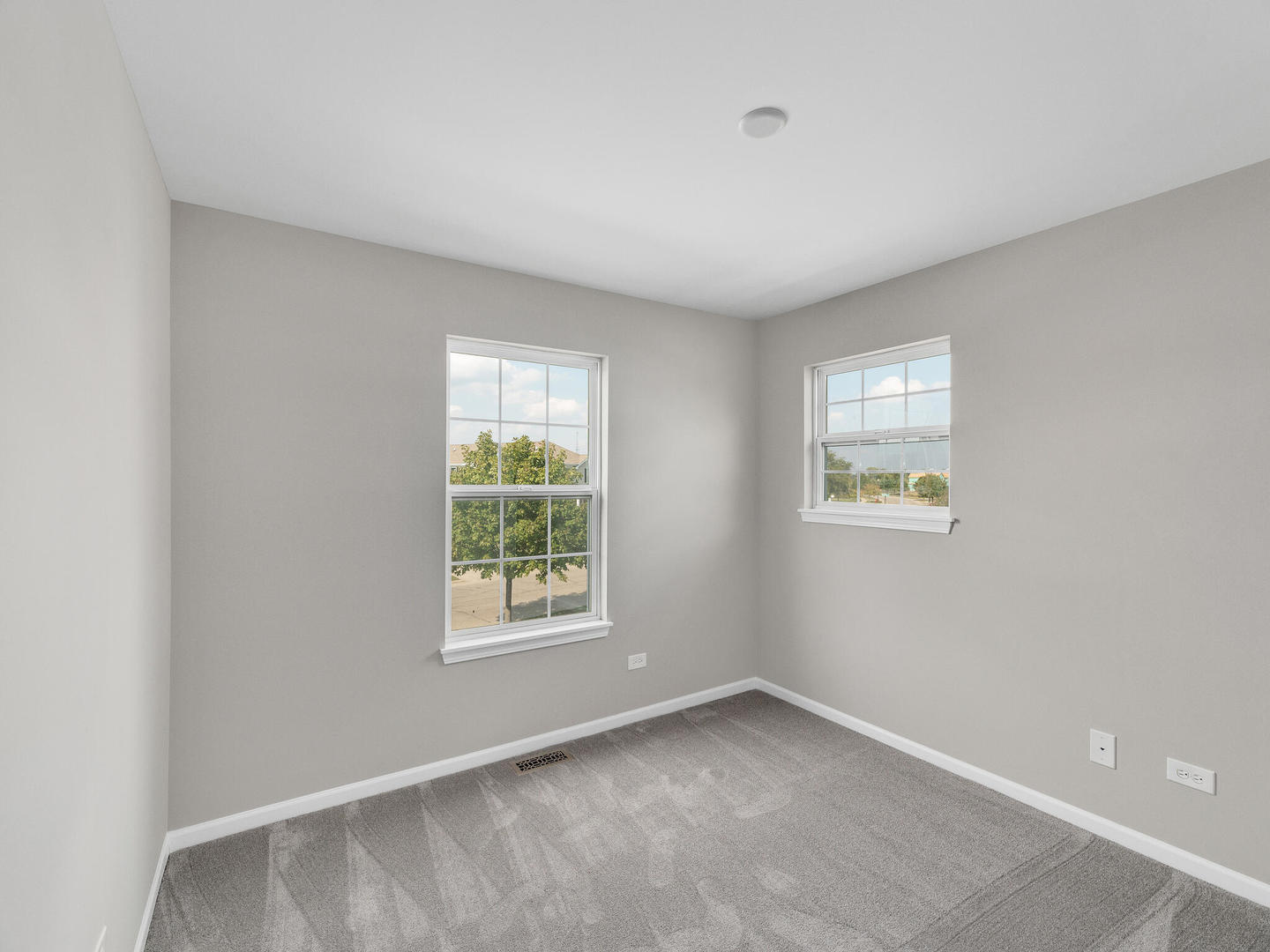 1117 Draper Road McHenry, IL 60050 - Photo 16 of 26 an empty room with a window