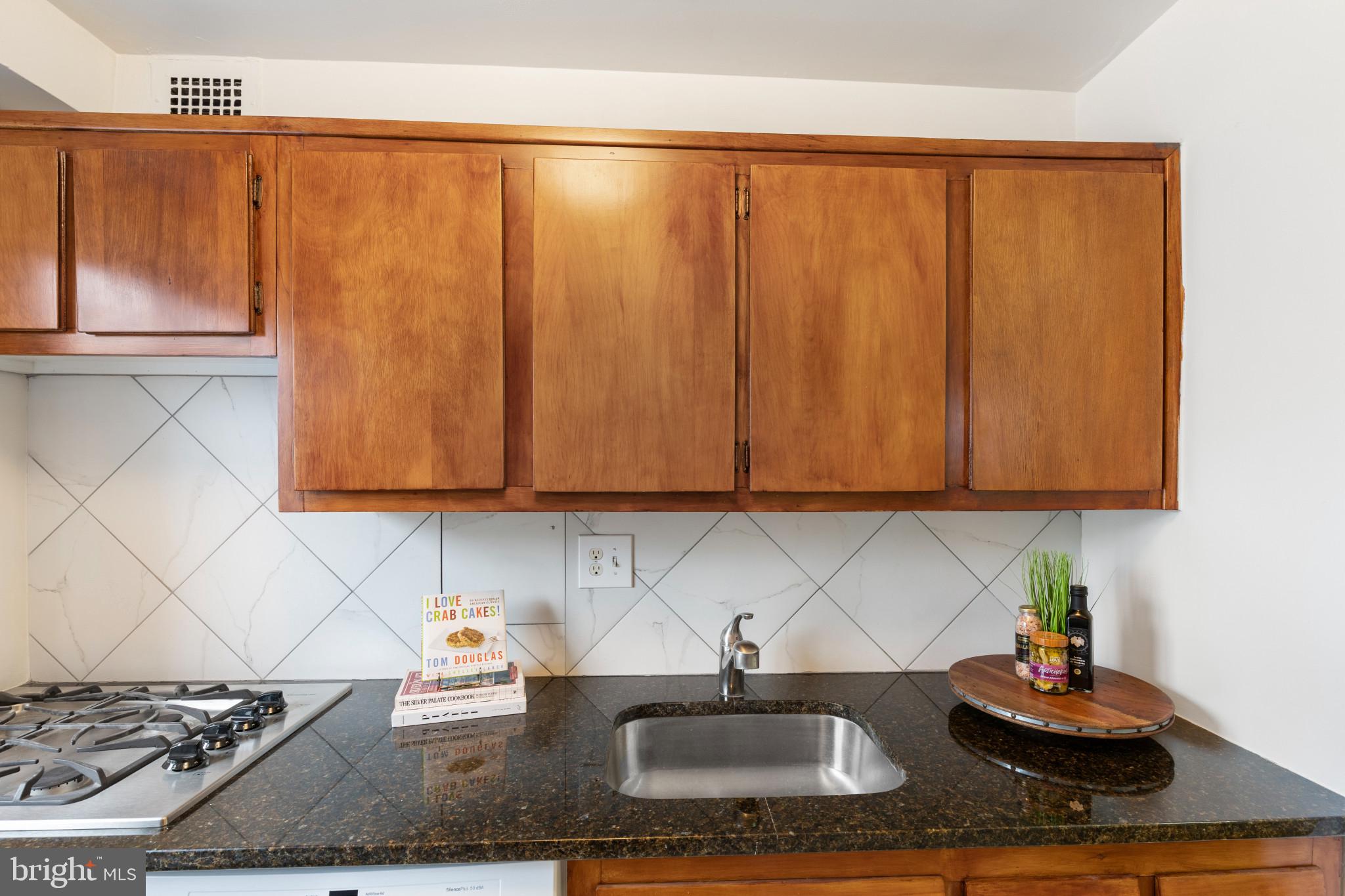 730 24th Street Northwest, Unit 704 Washington, DC 20037 - Photo 14 of 29