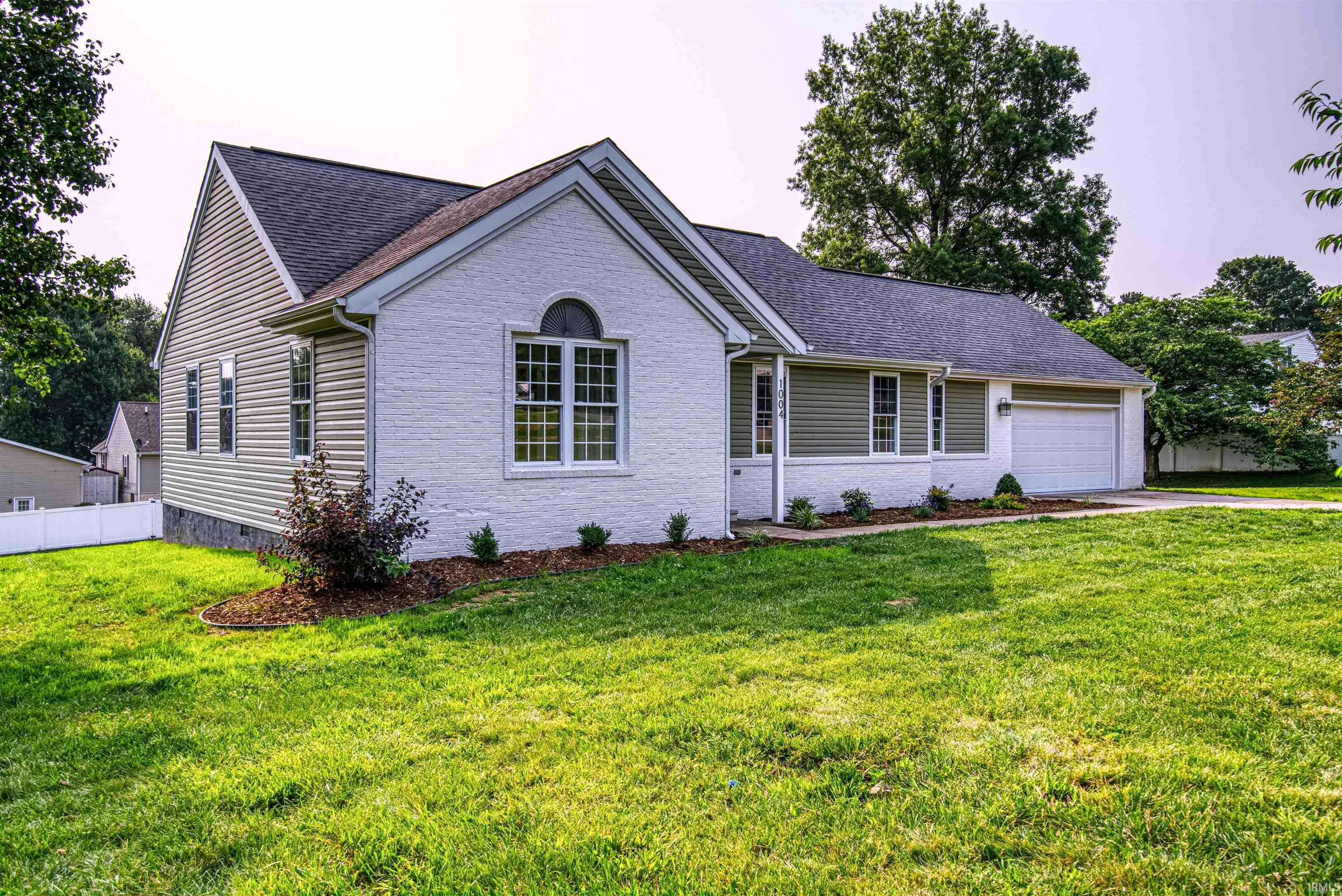 1004 Southwest 2nd Street Washington, IN 47501 - Photo 2 of 31