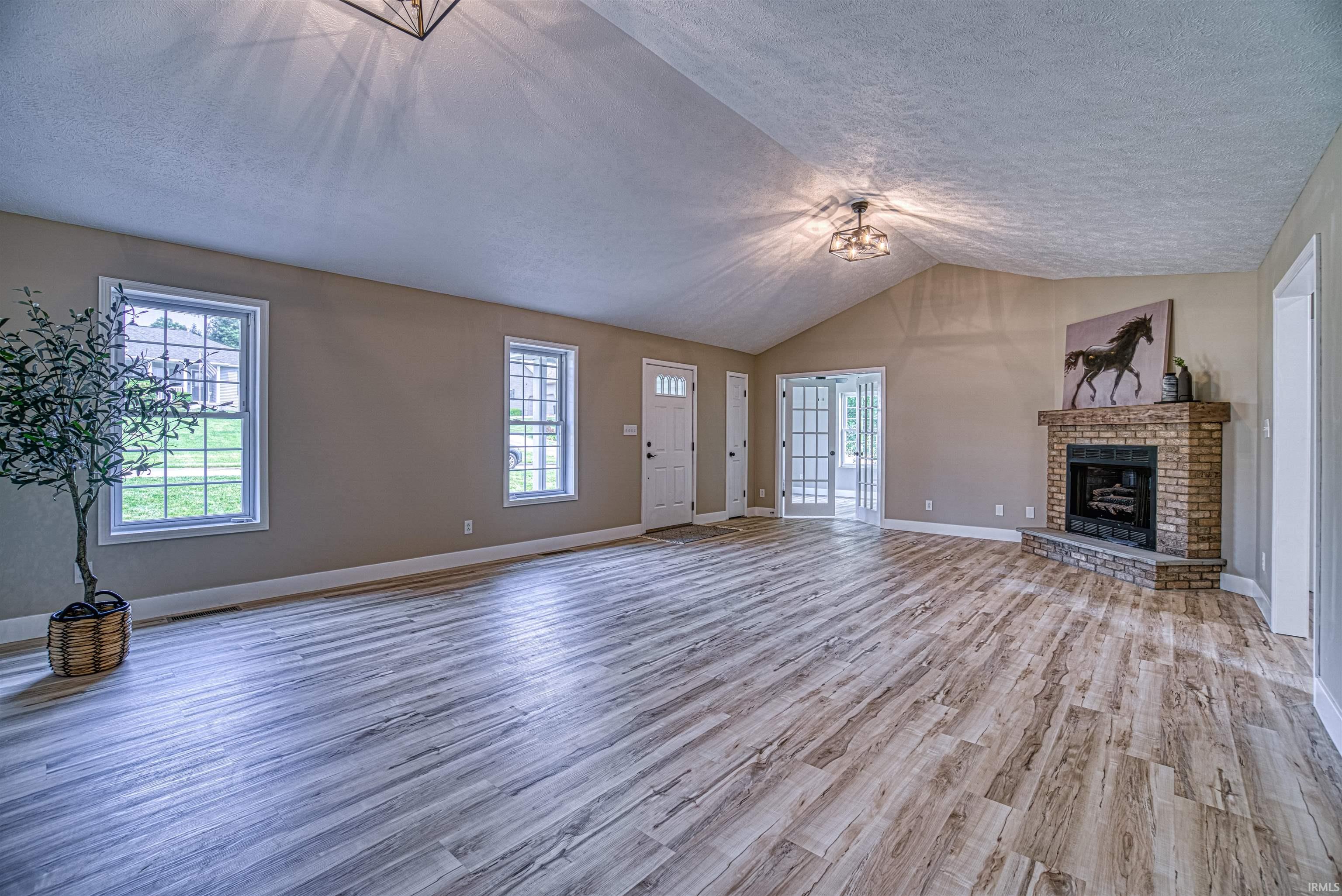 1004 Southwest 2nd Street Washington, IN 47501 - Photo 4 of 31