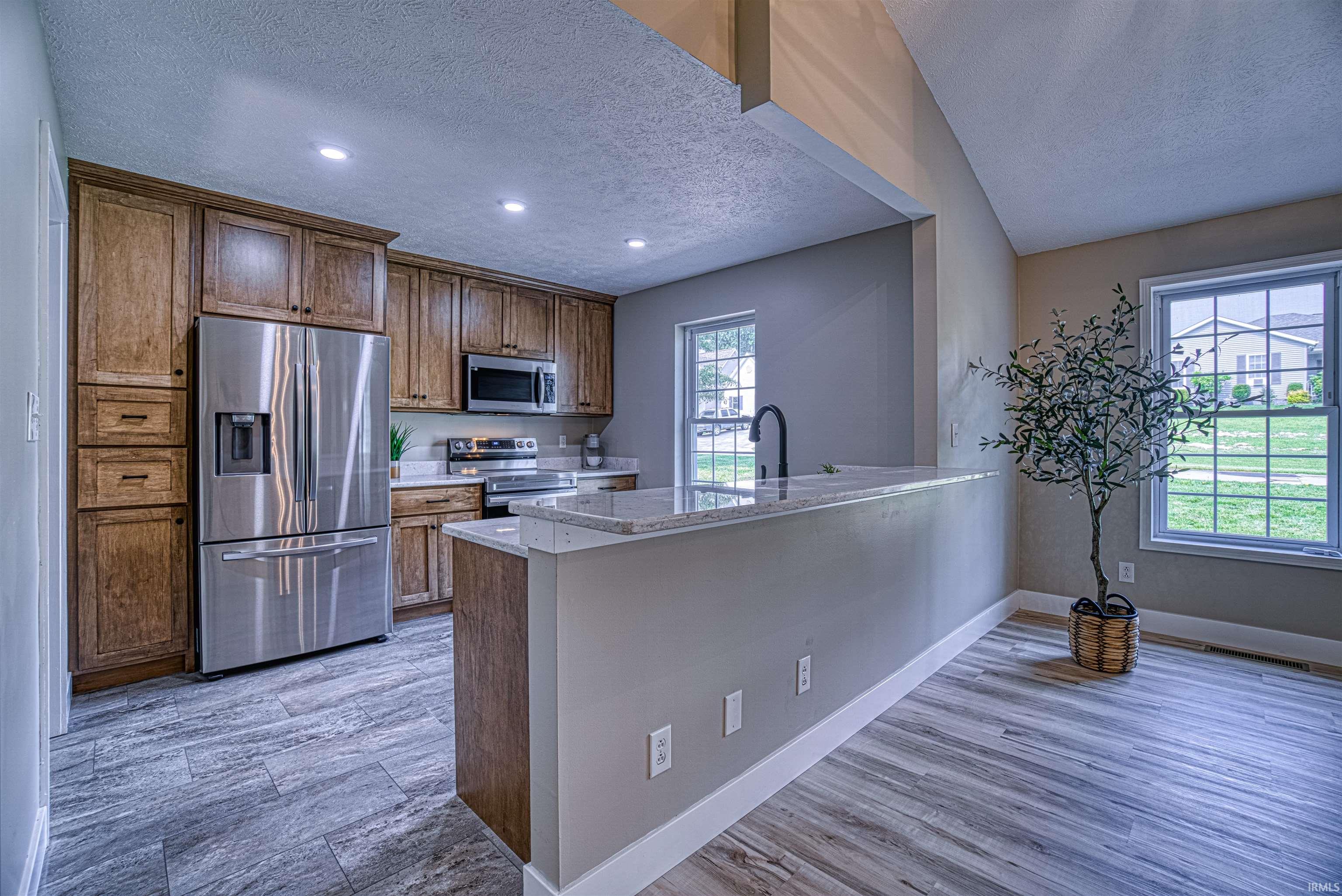 1004 Southwest 2nd Street Washington, IN 47501 - Photo 5 of 31