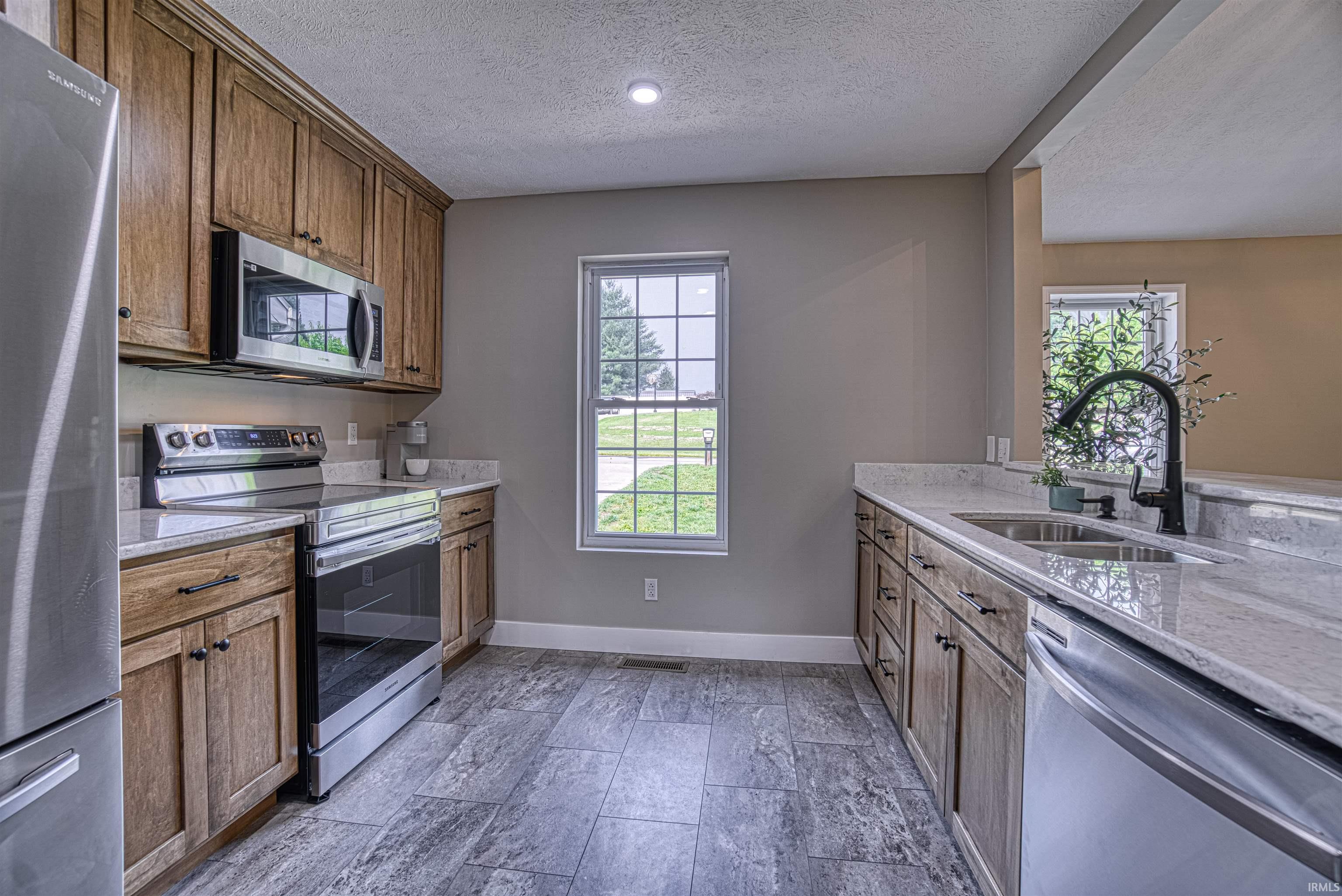 1004 Southwest 2nd Street Washington, IN 47501 - Photo 6 of 31