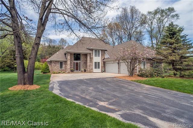 11635 Larkins Road Brighton, MI 48114 - Photo 7 of 12 FOH.jpg