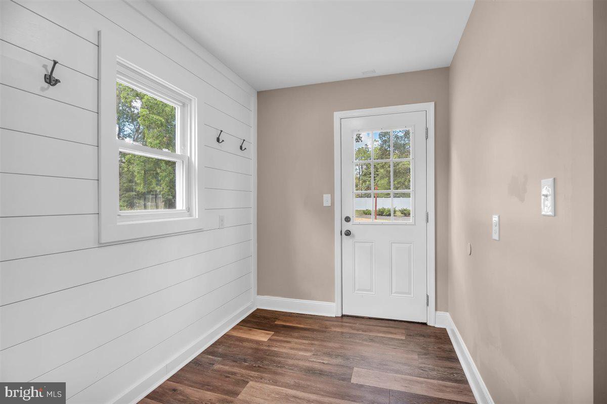 1161 Moss Mill Road Hammonton, NJ 08037 - Photo 12 of 54 Mud Room