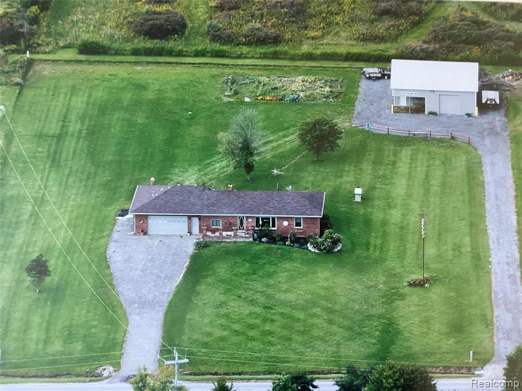 940 Palms Road Columbus, MI 48063 - Photo 2 of 18