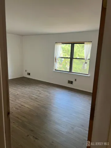 $2,800 | 304 Merrywood Drive, Edison, NJ 08817