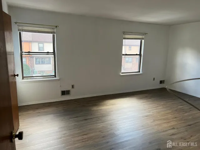 $2,800 | 304 Merrywood Drive, Edison, NJ 08817