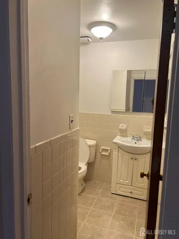 $2,800 | 304 Merrywood Drive, Edison, NJ 08817