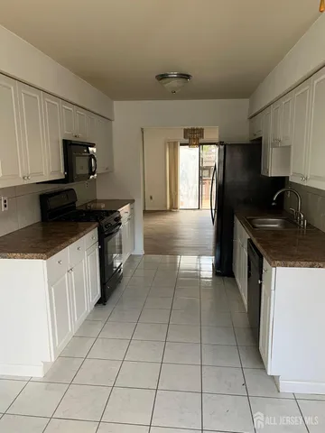 $2,800 | 304 Merrywood Drive, Edison, NJ 08817