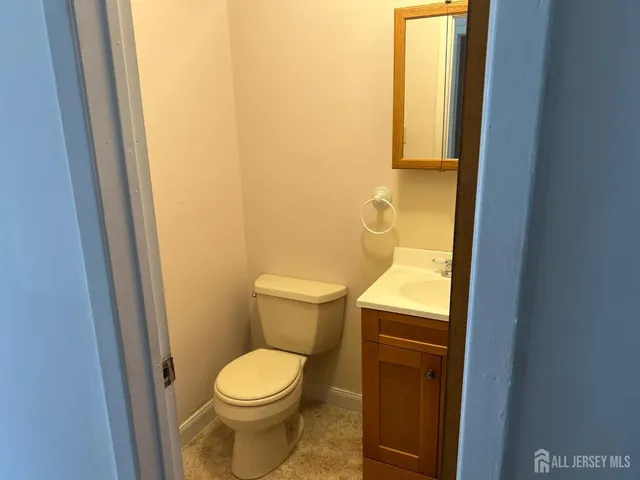 $2,800 | 304 Merrywood Drive, Edison, NJ 08817