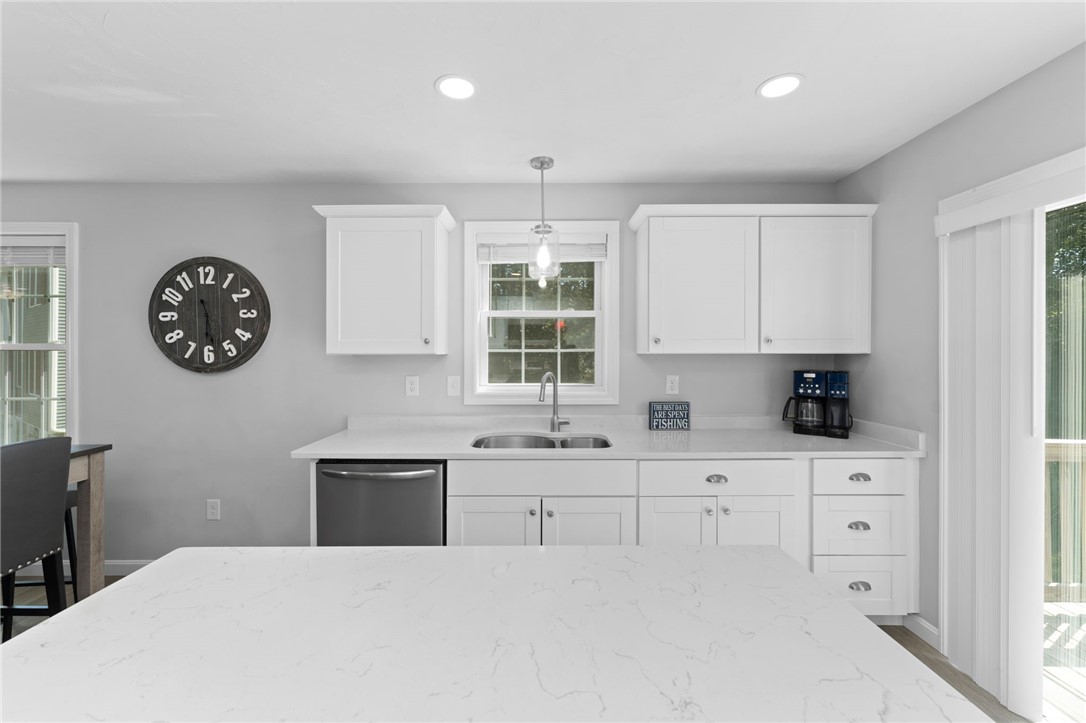 48 Stone Bridge Drive South Kingstown, RI 02879 - Photo 11 of 39