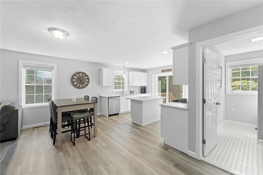 48 Stone Bridge Drive South Kingstown, RI 02879 - Photo 7 of 39