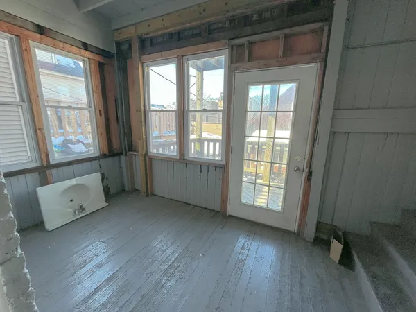 $2,700 | 2442 North Ashland Avenue, Unit 2, Chicago, IL 60614