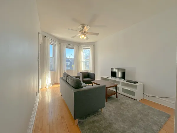 $2,700 | 2442 North Ashland Avenue, Unit 2, Chicago, IL 60614
