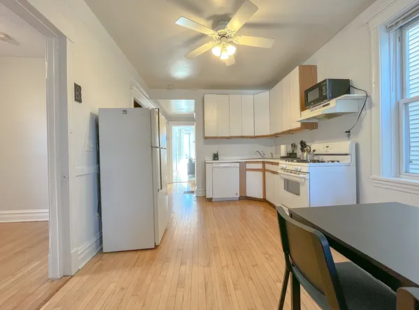 $2,700 | 2442 North Ashland Avenue, Unit 2, Chicago, IL 60614