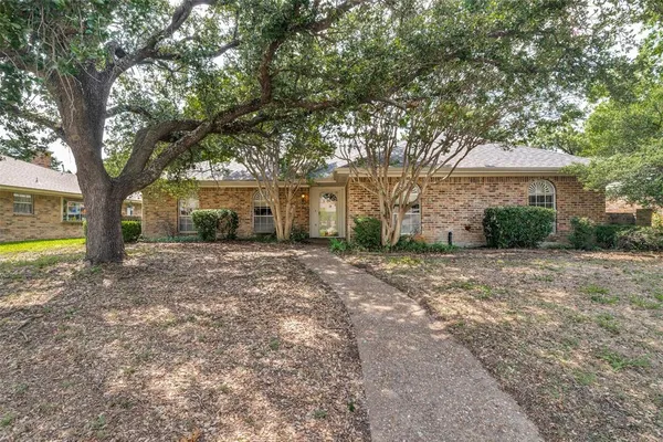 $289,900 | 2404 Glen Forest Lane, Plano, TX 75023