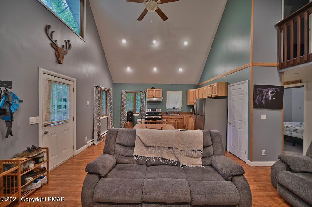 152 Canterbury Road Bushkill, PA 18324 - Photo 14 of 57 a living room with furniture
