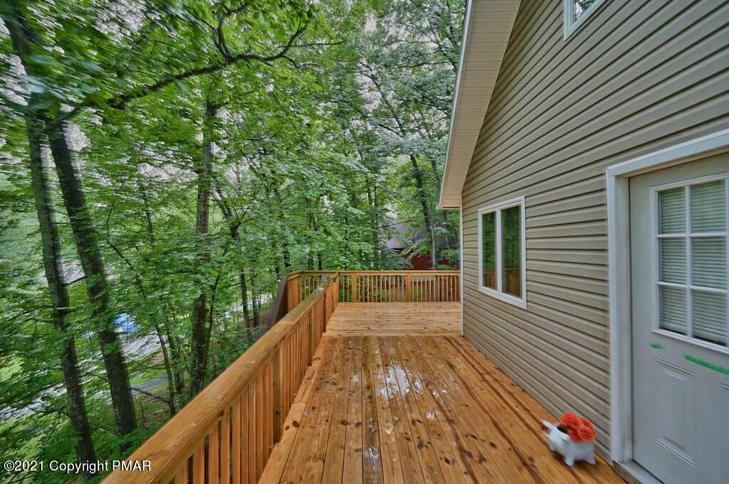 152 Canterbury Road Bushkill, PA 18324 - Photo 6 of 57 a view of balcony and deck