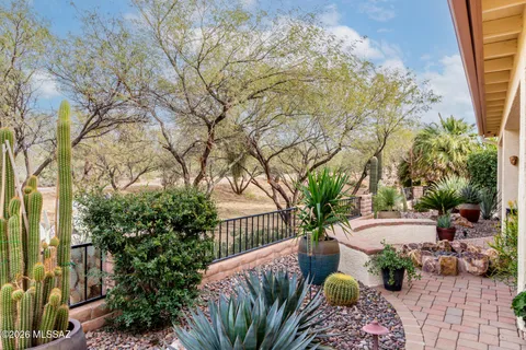 $450,000 | 2703 East Glen Canyon Road, Green Valley, AZ 85614