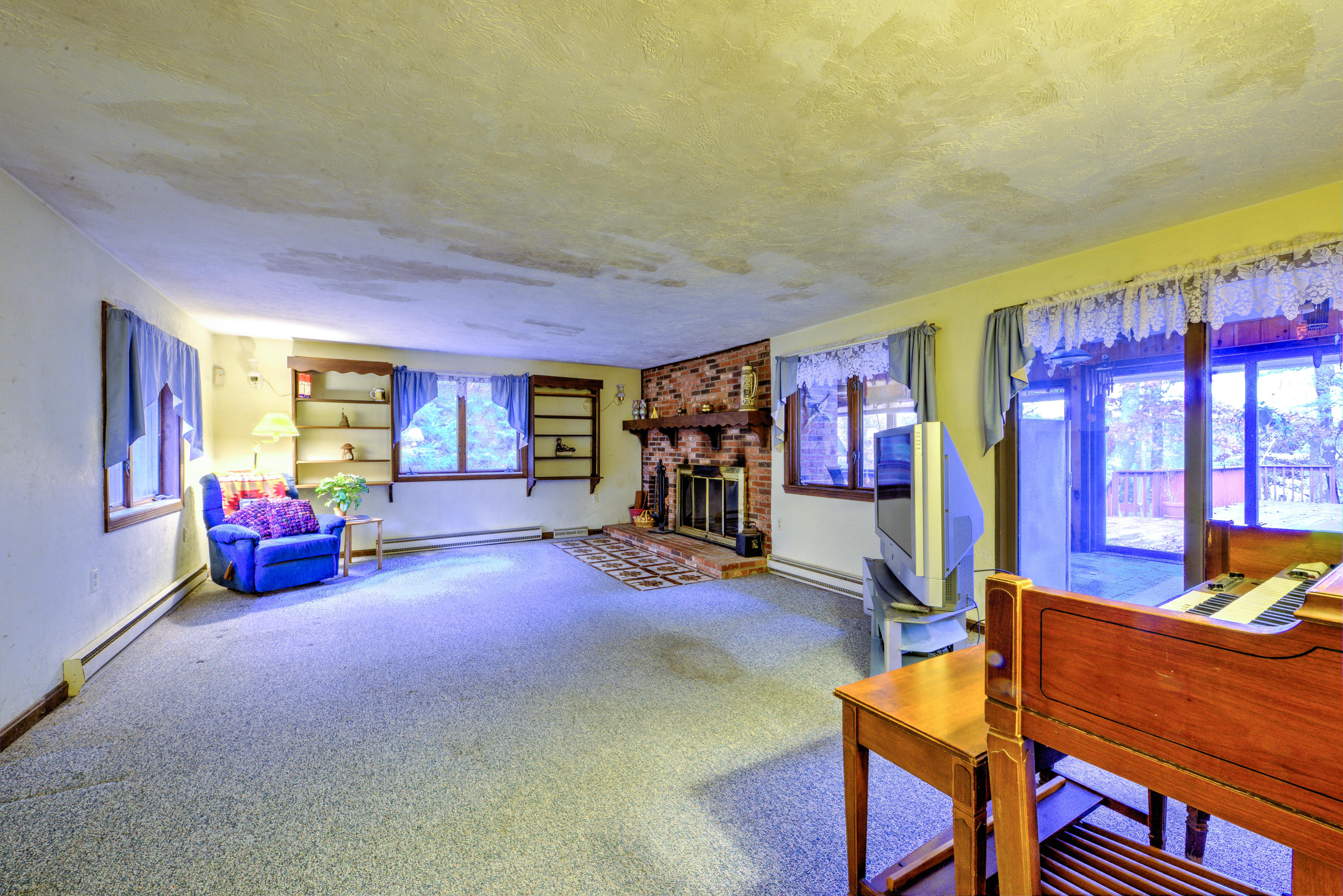 42 Pinkham Road Sandwich, MA 02537 - Photo 7 of 23 LIVING ROOM