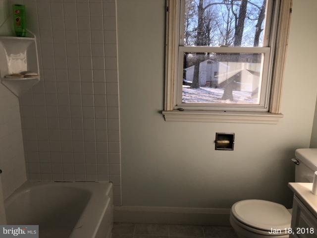 1401 Brehm Road Westminster, MD 21157 - Photo 11 of 18 Bath