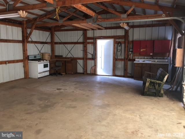 1401 Brehm Road Westminster, MD 21157 - Photo 6 of 18 Garage
