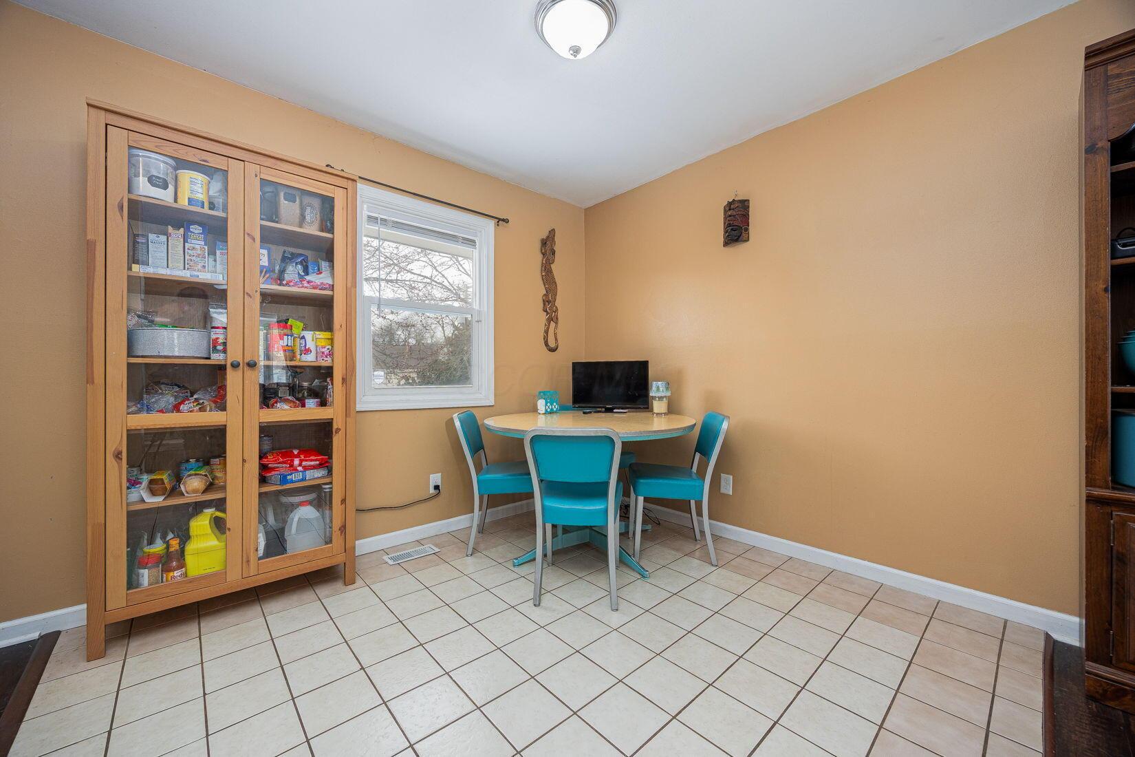 1881 Woodcrest Road Columbus, OH 43232 - Photo 8 of 45 9