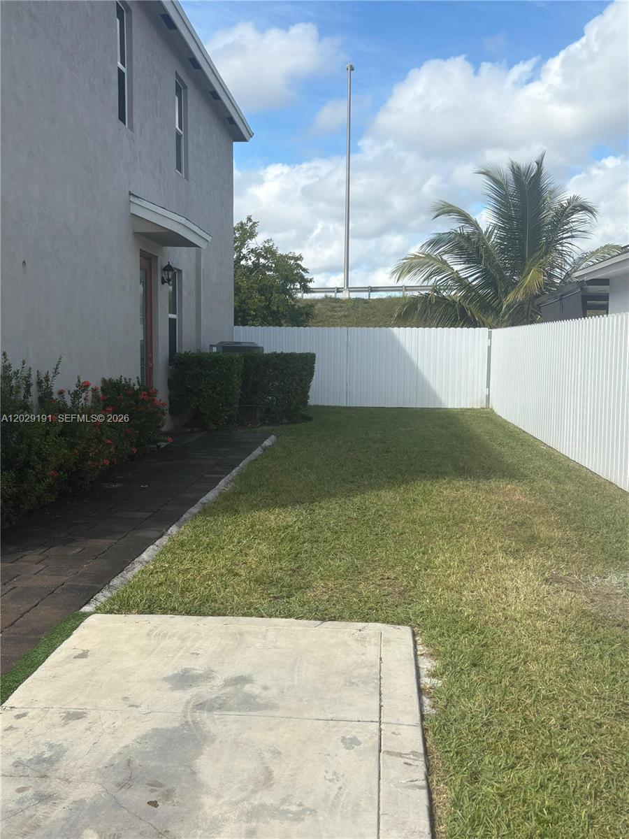 26964 Southwest 132 Ct Road Homestead, FL 33032 - Photo 4 of 12