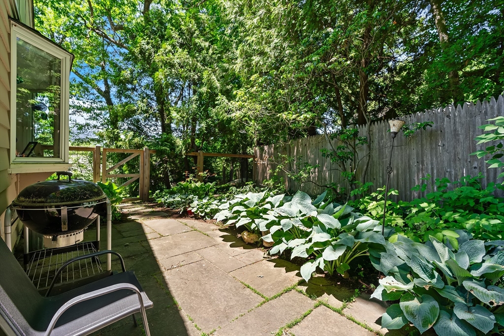 42 Temple Road Wellesley, MA 02482 - Photo 33 of 40