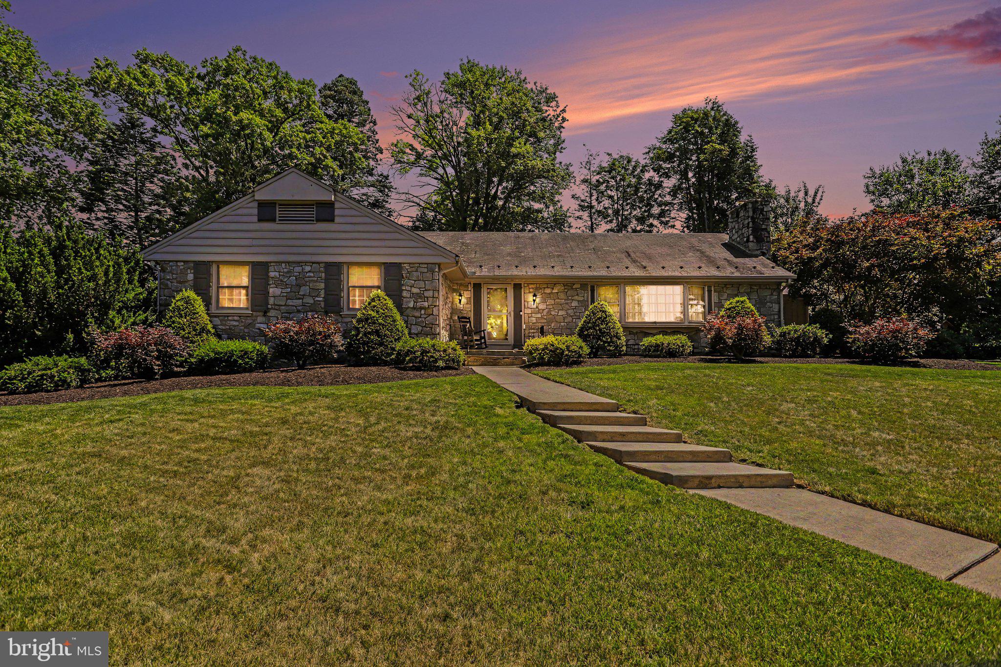 2210 Stratford Road Lancaster, PA 17603 - Photo 62 of 62 Twilight
