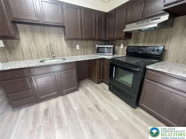 $2,500 | 917 Center Street, Bethlehem, PA 18018