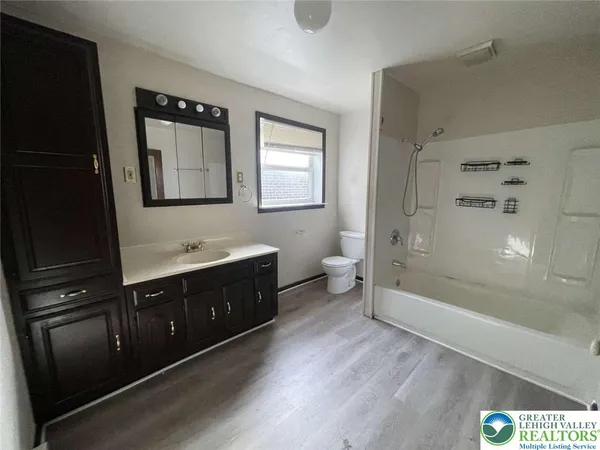$2,500 | 917 Center Street, Bethlehem, PA 18018