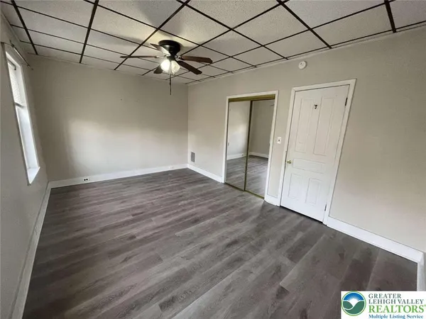 $2,500 | 917 Center Street, Bethlehem, PA 18018