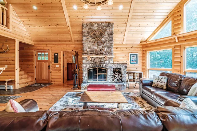 $725,000 | 29 Lakeview Lane, Greenwood, ME 04255
