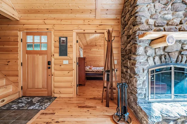 $725,000 | 29 Lakeview Lane, Greenwood, ME 04255