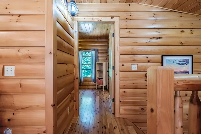 $725,000 | 29 Lakeview Lane, Greenwood, ME 04255